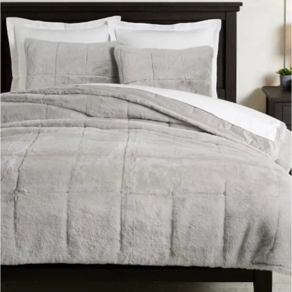 NEW POTTERY BARN Grey Alpine Faux Fur Full/Queen Quilt with 2 Standard Shams